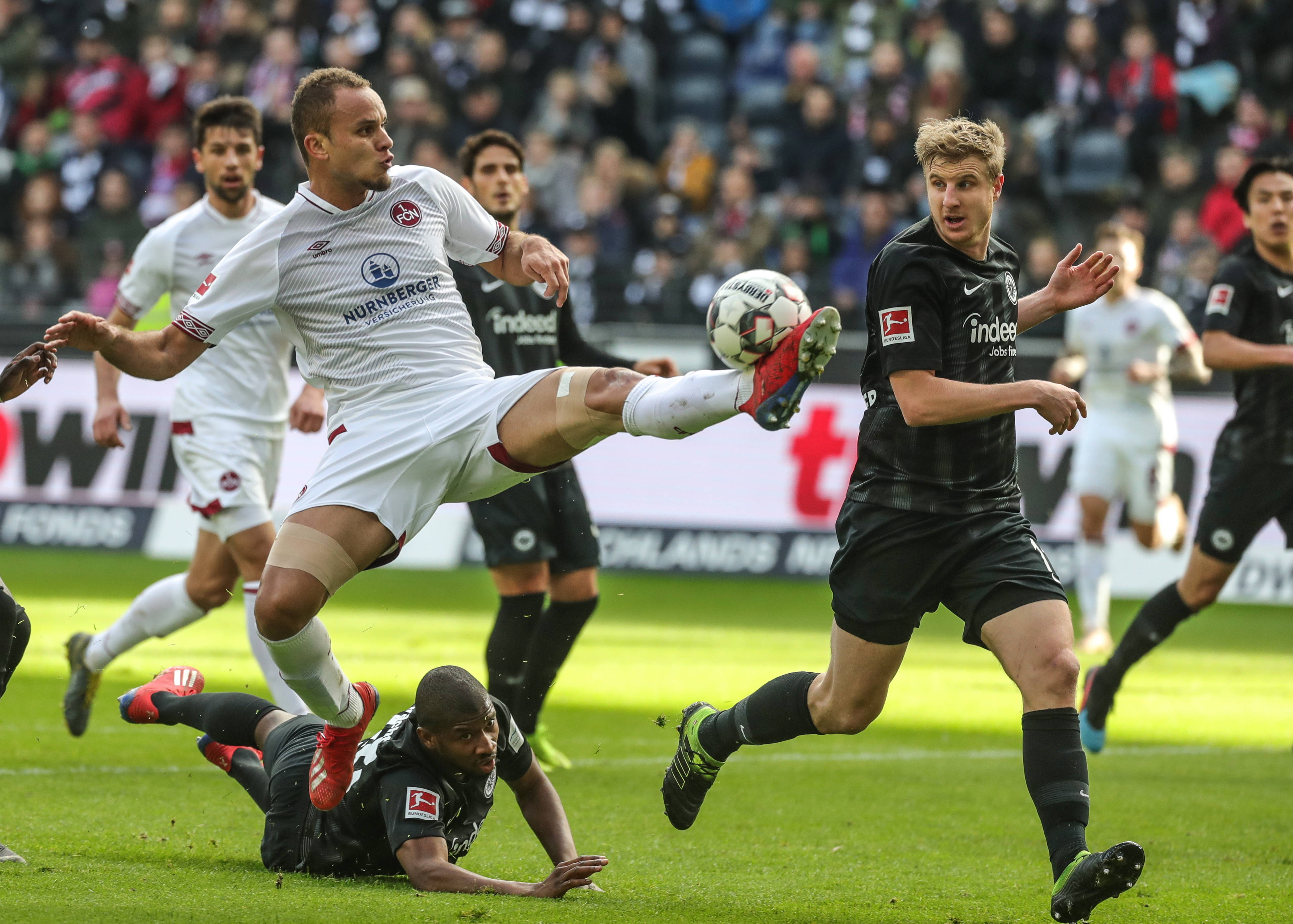 他们依然被 他们依然被